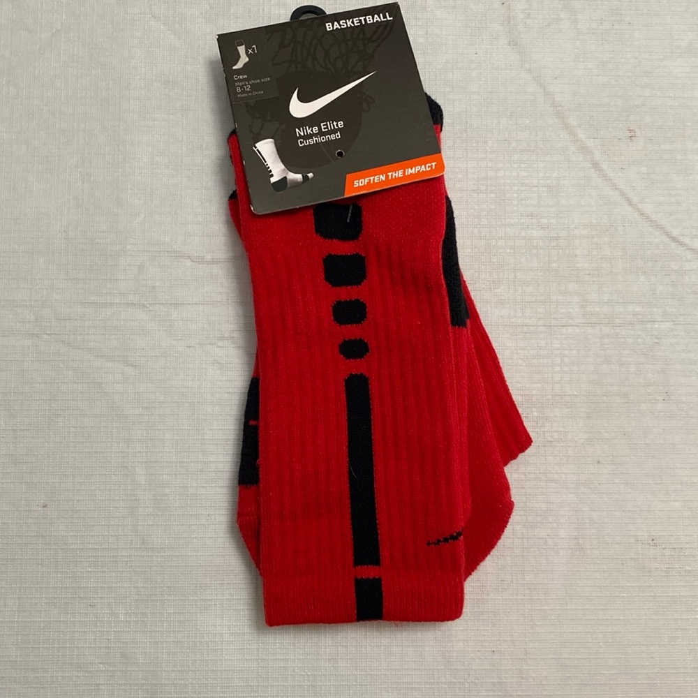 Red & black Nike basketball socks size 8-12 never been worn great condition